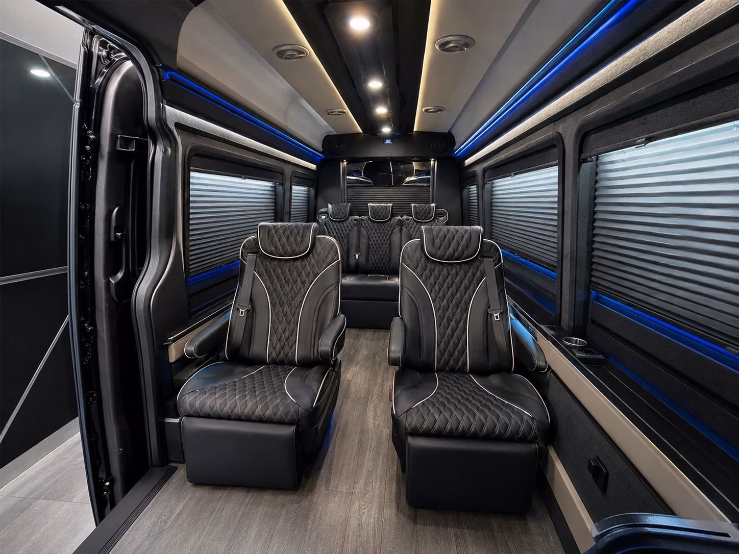 airport shuttle buses for cruise passengers connecting through south florida