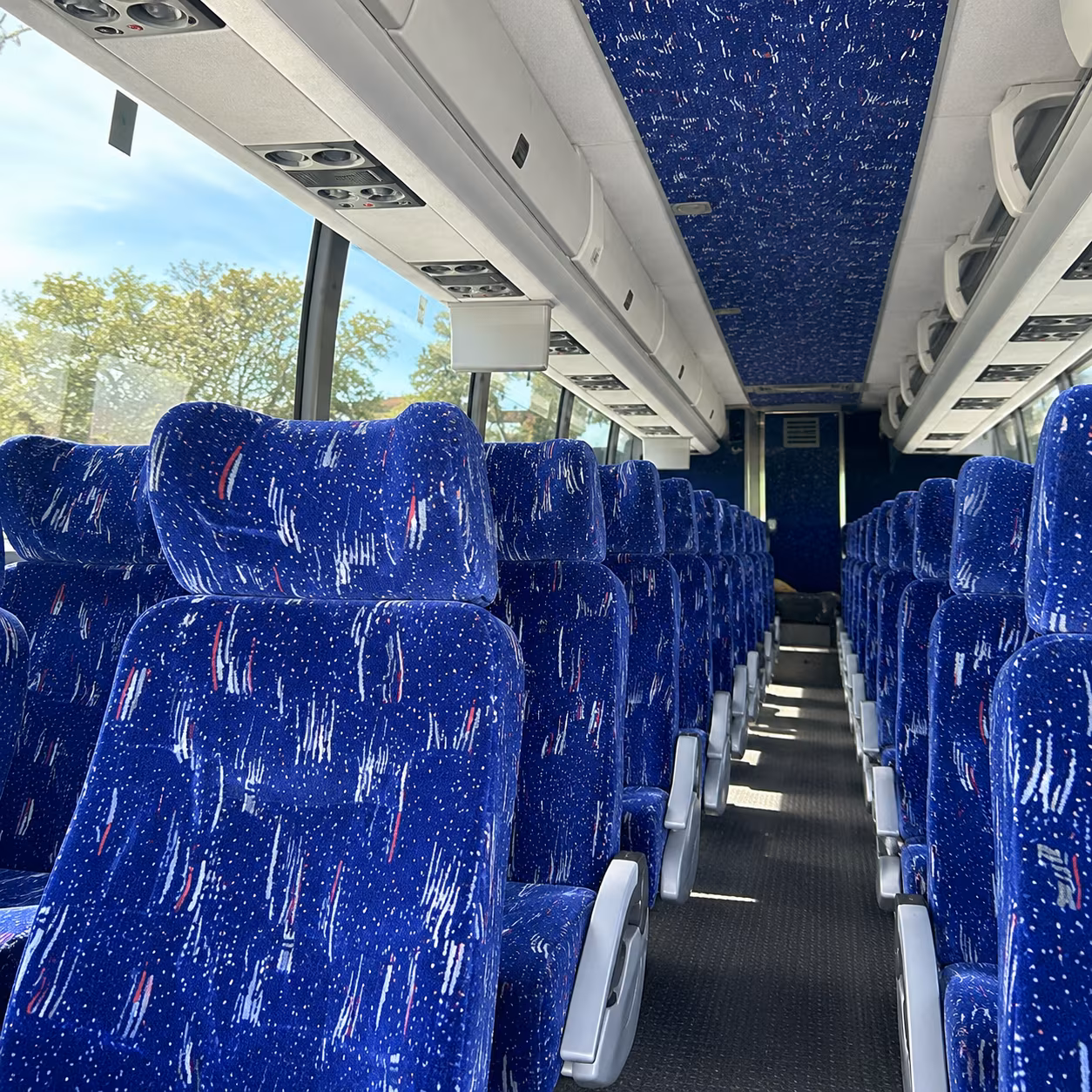 charter buses to ithink financial amphitheatre and coral sky shows