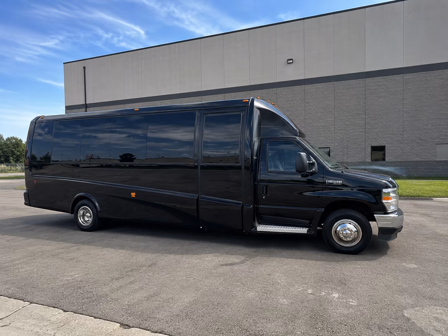 concert shuttle buses for groups heading to the st lucie civic center and local venues